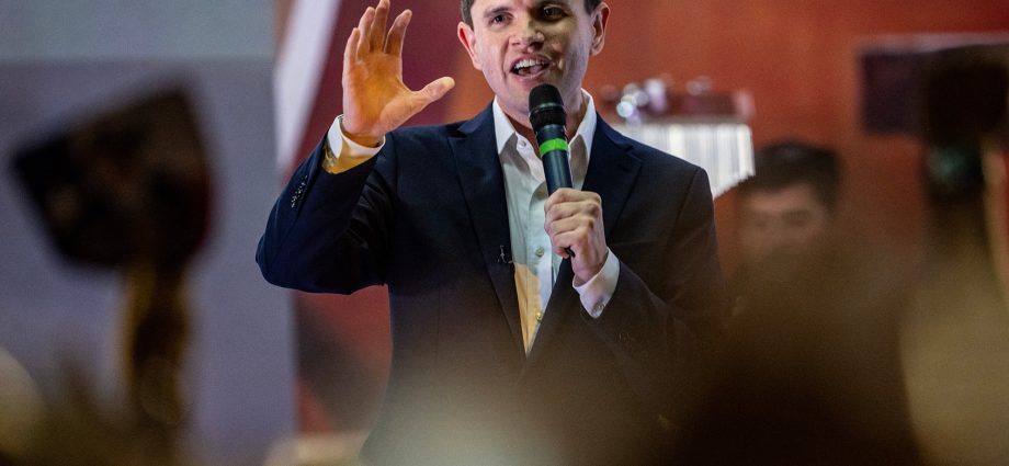 texas-and-georgia-races-show-voters-are-finally-sick-of-maga-corruption
