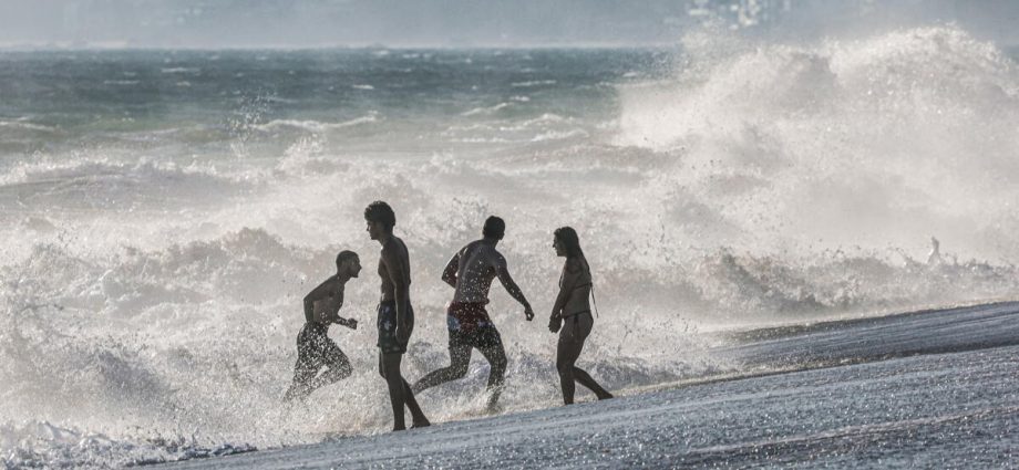 california’s-beaches-are-being-eaten-away.-el-nino-could-redraw-the-coast-as-we-know-it