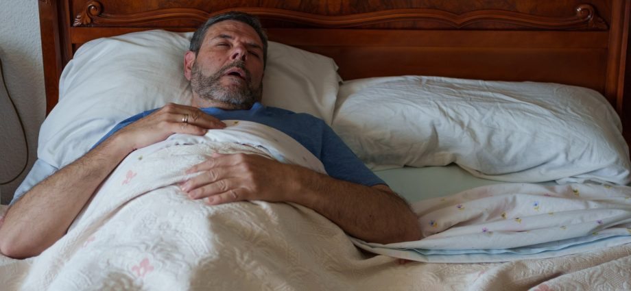 sleeping-in-on-weekends-is-good-for-the-heart:-what-research-has-shown