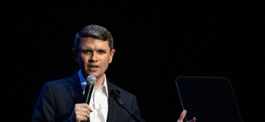 talarico-sounds-alarm-as-texas-plans-to-close-nearly-100-polling-sites