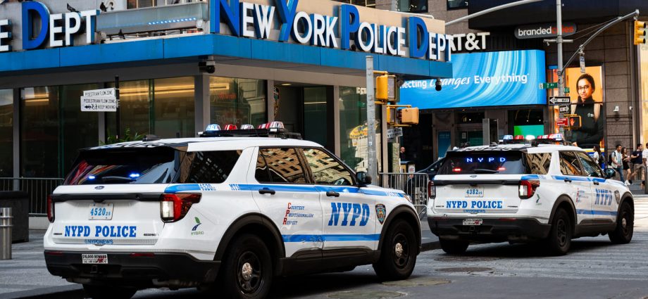 nypd-shoots-woman-with-knife-near-times-square-after-she-attacked-at-least-2-people,-officials-say