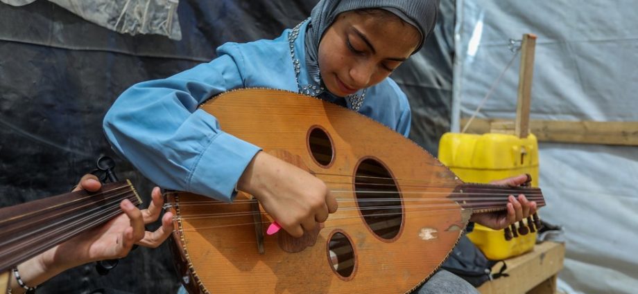 how-music-became-a-space-for-psychological-recovery-in-gaza