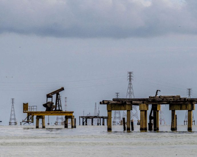 The Traitor Administration Reportedly Nearing Deal to Take Over Venezuelan Oil Fields