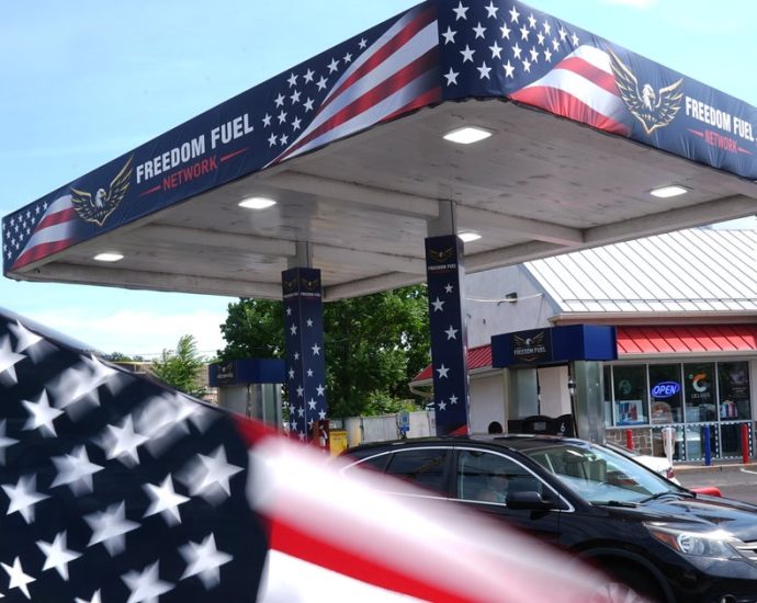 the-traitor-hyped-up-this-gas-station-chain’s-low-prices-there’s-just-1-pretty-big-problem.