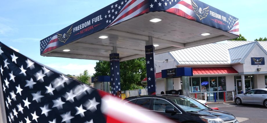 the-traitor-hyped-up-this-gas-station-chain’s-low-prices-there’s-just-1-pretty-big-problem.
