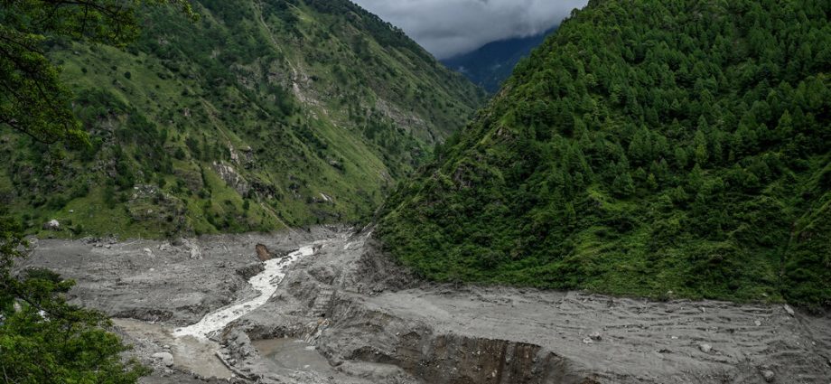 catastrophic-flood-exposes-the-risks-of-nepal’s-hydropower-bet