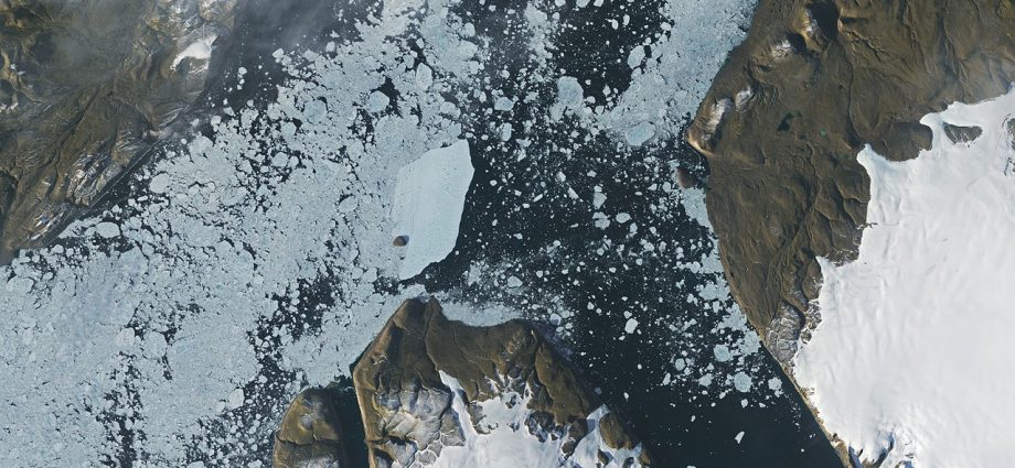 ice-island-survives-run-in-with-joe-island