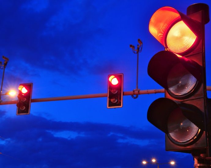 cities-see-benefits-from-speed-detecting-traffic-signals