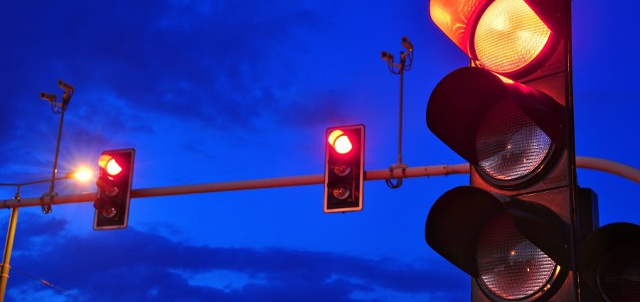 cities-see-benefits-from-speed-detecting-traffic-signals