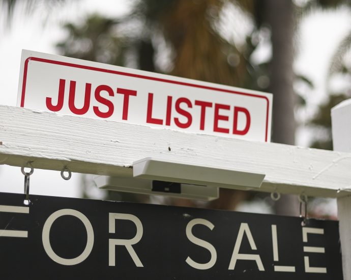 with-mortgages-harder-to-get,-some-homebuyers-turn-to-riskier-land-contracts