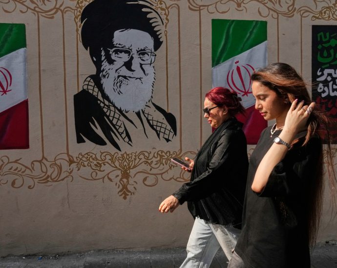 duolingo-d-day:-iranians-question-latest-us-sanctions-targeting-education