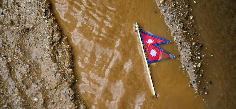 death-toll-passes-1,000-from-catastrophic-flooding-in-nepal-and-china,-officials-say