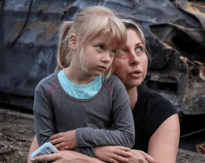 six-days-of-russian-strikes-push-kyiv-residents-to-consider-leaving