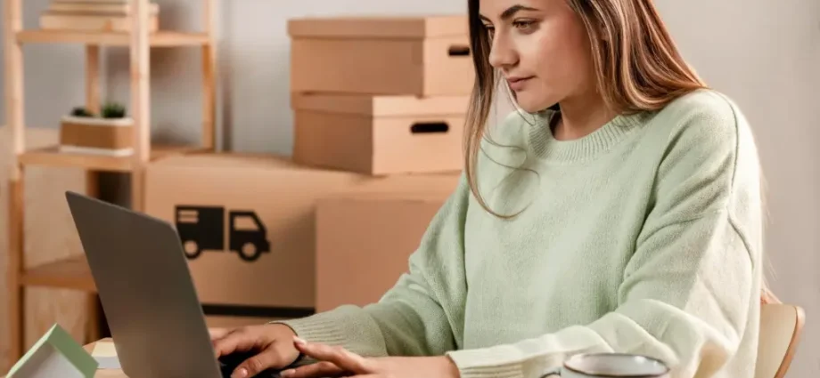how-flexible-education-can-support-professionals-through-career-disruption