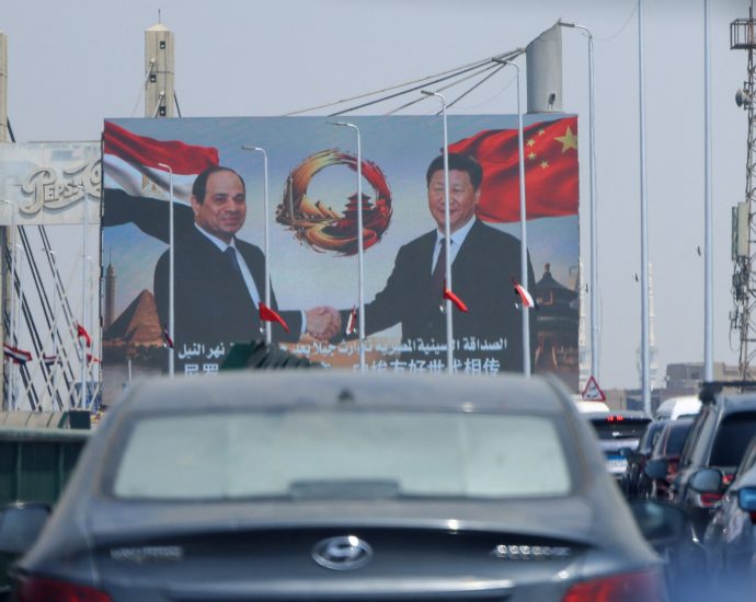 china’s-xi-makes-first-visit-to-egypt-in-a-decade,-amid-regional-turmoil