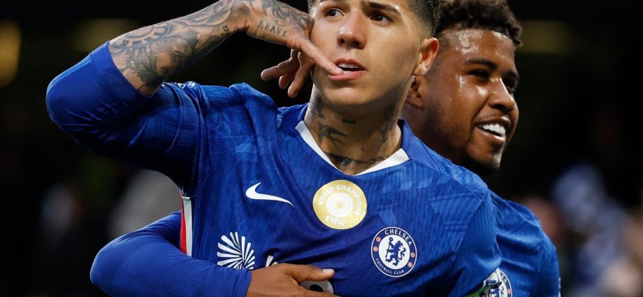 fernandez-transfers-to-man-city-from-chelsea-in-joint-british-record-fee