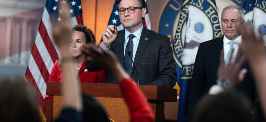 house-passes-3-month-funding-bill-averting-government-shutdown