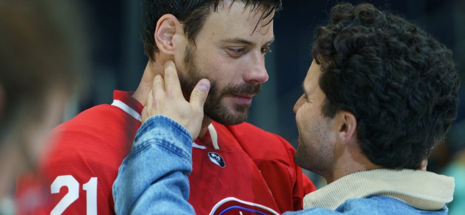 francois-arnaud-and-robbie-gk.-return-for-‘heated-rivalry’-season-2