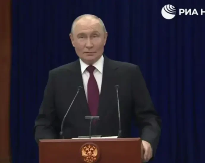 putin-calls-zelenskyy’s-airspace-warning-“state-terrorism”-as-shares-in-russia’s-national-airline-fall-5%