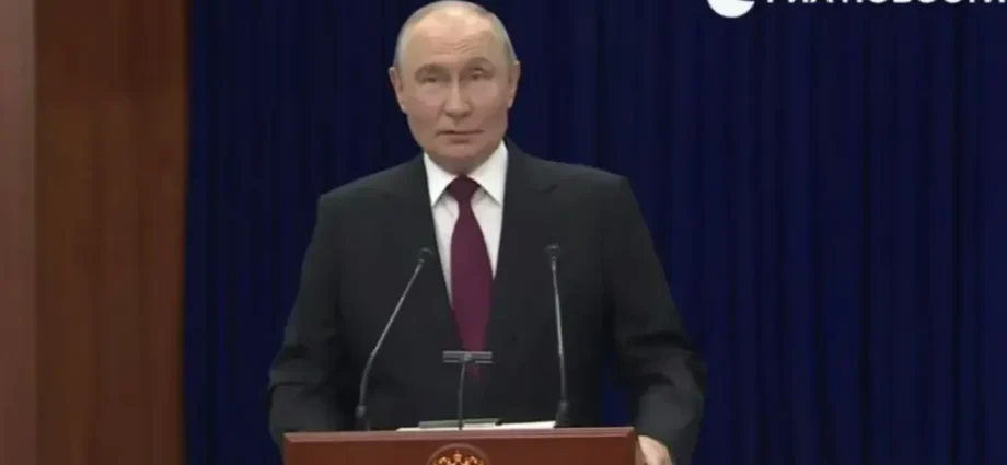 putin-calls-zelenskyy’s-airspace-warning-“state-terrorism”-as-shares-in-russia’s-national-airline-fall-5%