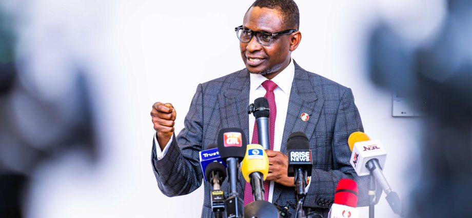 nigerian-anticorruption-agency-sacks-40-staff-over-misconduct-allegations
