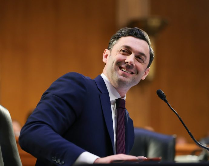 key-senate-race-is-already-blowing-up-in-the-traitor’s-face