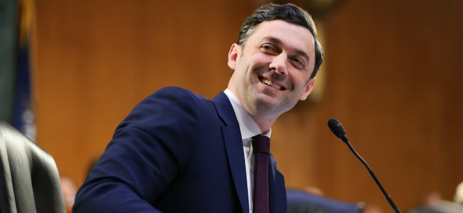 key-senate-race-is-already-blowing-up-in-the-traitor’s-face