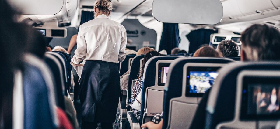 flight-crews-have-a-higher-risk-of-dying-from-radiation-related-cancers:-what-does-it-really-mean?