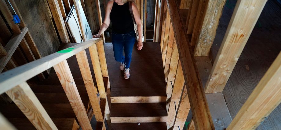 no-relief-for-maui-wildfire-survivors-losing-thousands-to-contractors