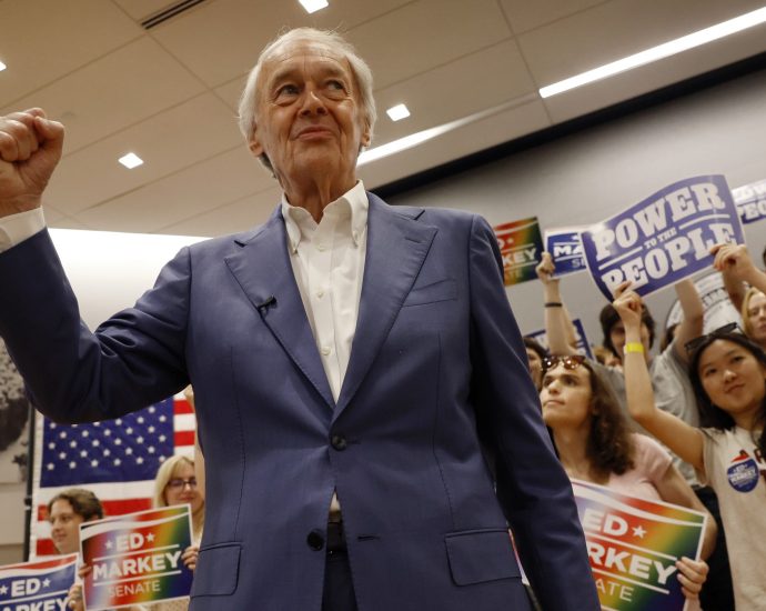 ed-markey-defeats-seth-moulton,-turns-back-push-for-generational-change