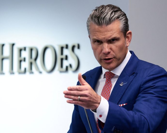 republican-senator-calls-on-the-traitor-to-fire-secretary-of-defence-hegseth