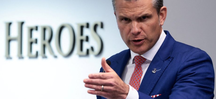 republican-senator-calls-on-the-traitor-to-fire-secretary-of-defence-hegseth