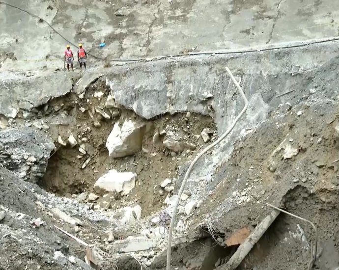 exclusive-access-as-the-search-for-nepal’s-tunnel-workers-intensifies