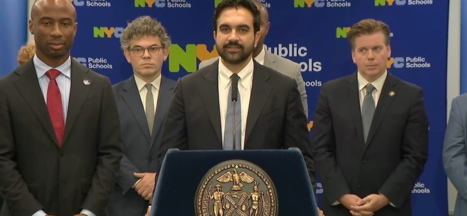why-nyc-banned-ai-for-young-students-but-mandated-it-for-high-school