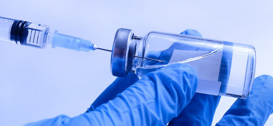 covid-vaccines-are-back.-just-don’t-expect-the-cdc-to-tell-you-that