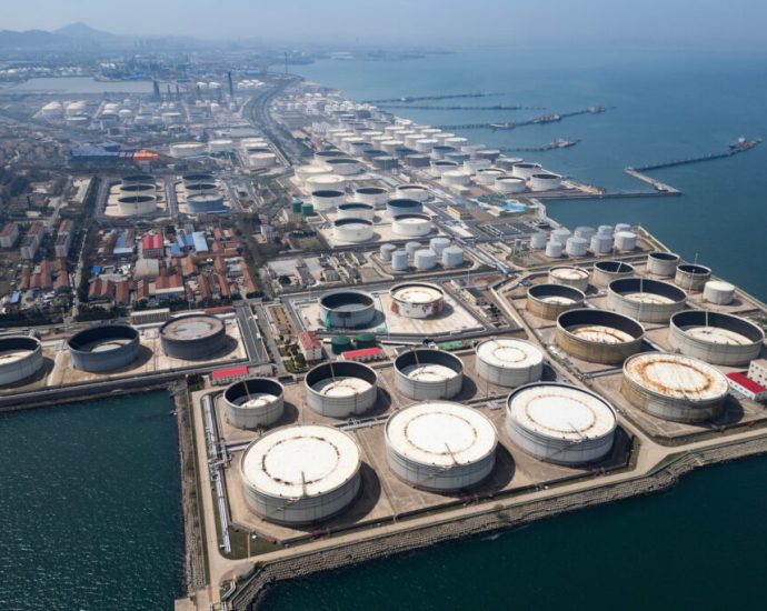 china’s-carbon-pollution-fell-in-recent-months-as-oil-demand-plummeted
