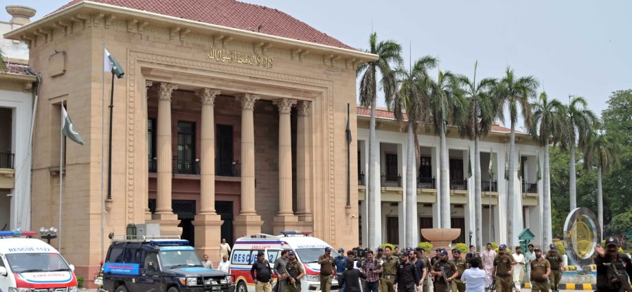 pakistan’s-punjab-allows-‘secret’-terrorism-trials:-why-it’s-controversial