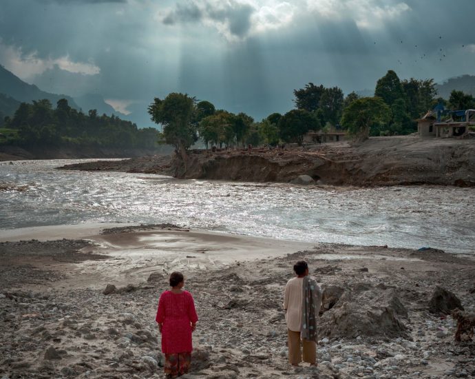 who’s-cashing-in-on-fake-nepal-flood-videos-—-and-why-they’re-so-popular