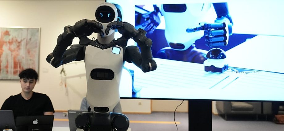 ai-powered-robots-showcased-at-european-parliament-in-brussels