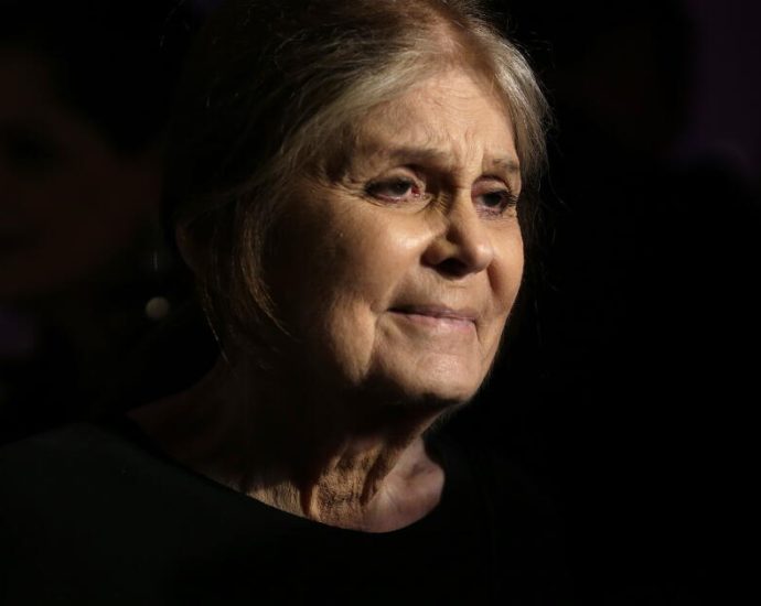 gloria-steinem,-charismatic-feminist-and-co-founder-of-ms.-magazine,-dies-at-92