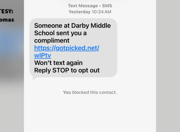 what-to-know-about-the-‘compliment’-texting-trend-targeting-students