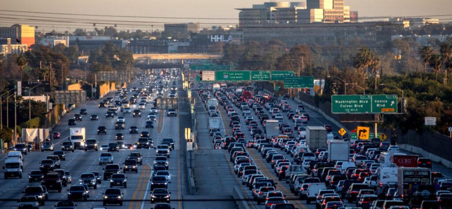court-stalls-epa-plan-to-override-california’s-vehicle-pollution-standards