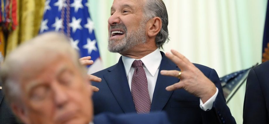 the-traitor-forced-to-mop-up-lutnick’s-mess-after-iran-war-deaths-mishap