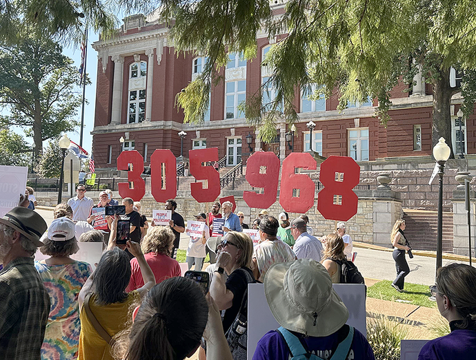 Missouri high court blocks GOP-backed congressional maps ahead of midterms; The Traitor blasts ‘ridiculous’ ruling