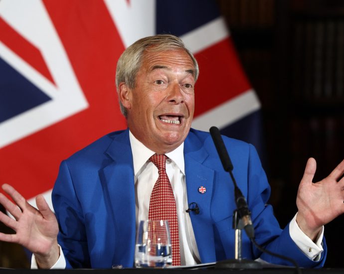 reform-uk-officials-step-down-as-new-funding-scandal-hits-far-right-party