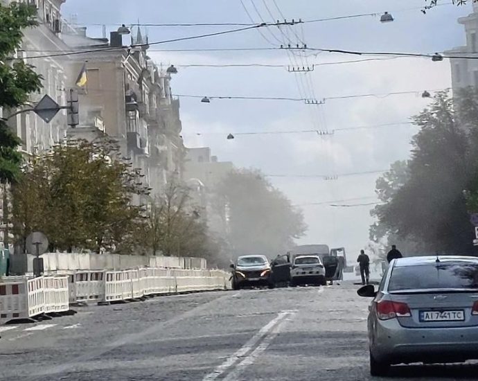 a-former-cia-station-chief-on-kyiv-under-drone-siege