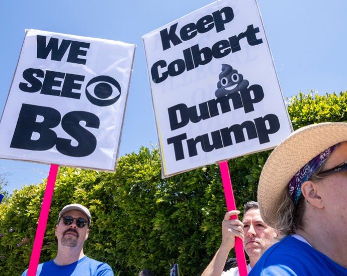 how-to-fight-media-oligarchy