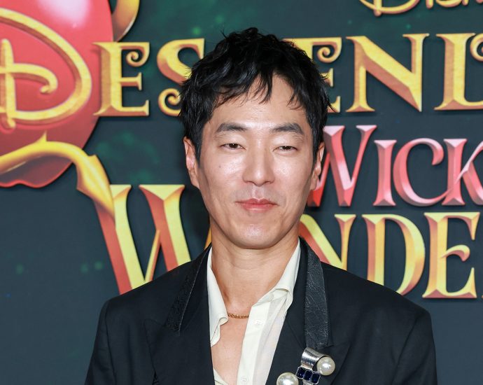 leonardo-nam-shares-the-emotional-reason-his-‘descendants’-premiere-meant-so-much