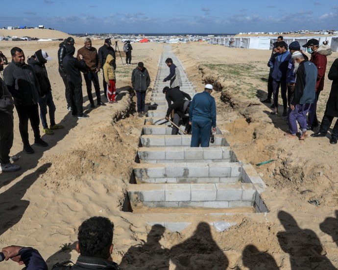 the-unsettling-reality-of-gaza’s-open-graves