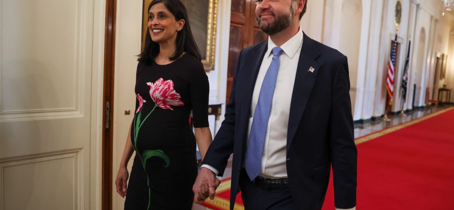 jd-vance’s-chivalry-to-his-wife-usha-fools-no-one